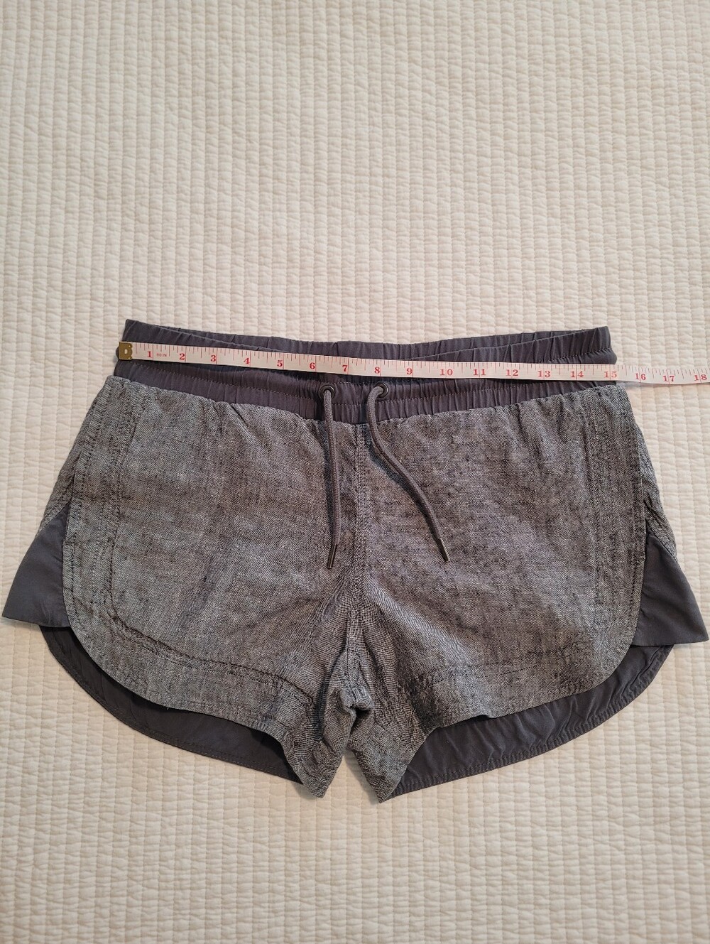 Athleta Shorts Size 4